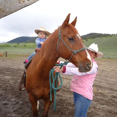 Parade Rest Ranch West Yellowstone Eksteriør bilde