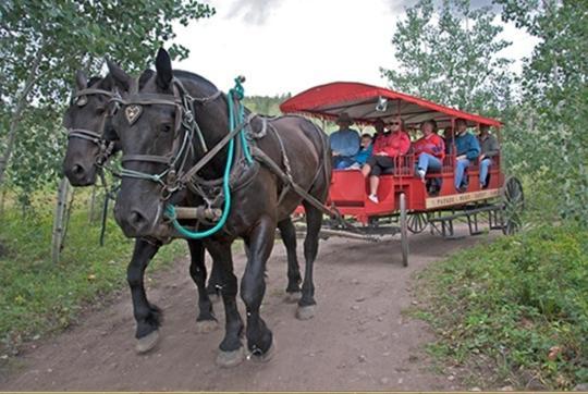 Parade Rest Ranch West Yellowstone Eksteriør bilde