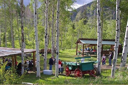 Parade Rest Ranch West Yellowstone Eksteriør bilde