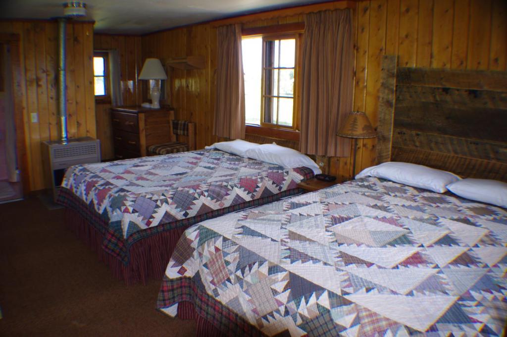 Parade Rest Ranch West Yellowstone Rom bilde