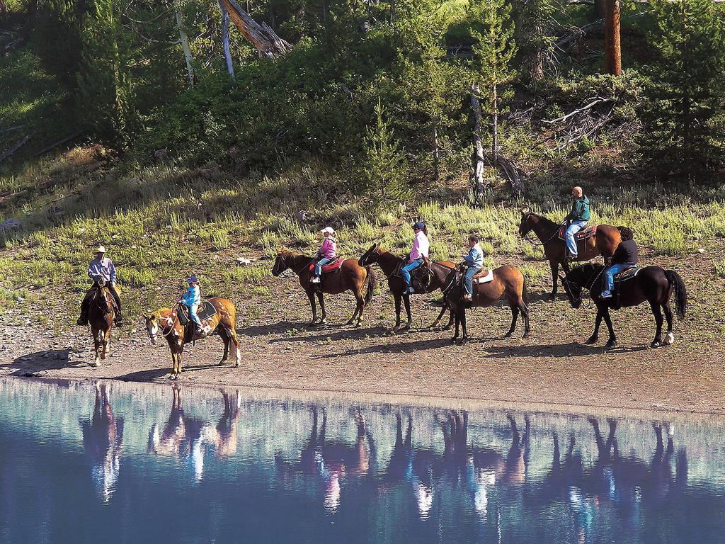 Parade Rest Ranch West Yellowstone Eksteriør bilde